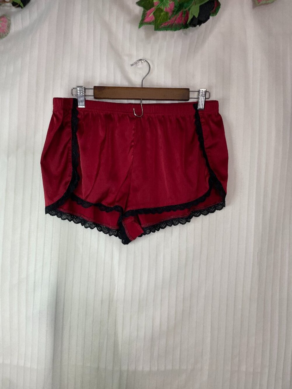 Ekouaer Women's Satin Pajama Sleep Shorts Red Black Lace Trim XL Lounge Sleepwea